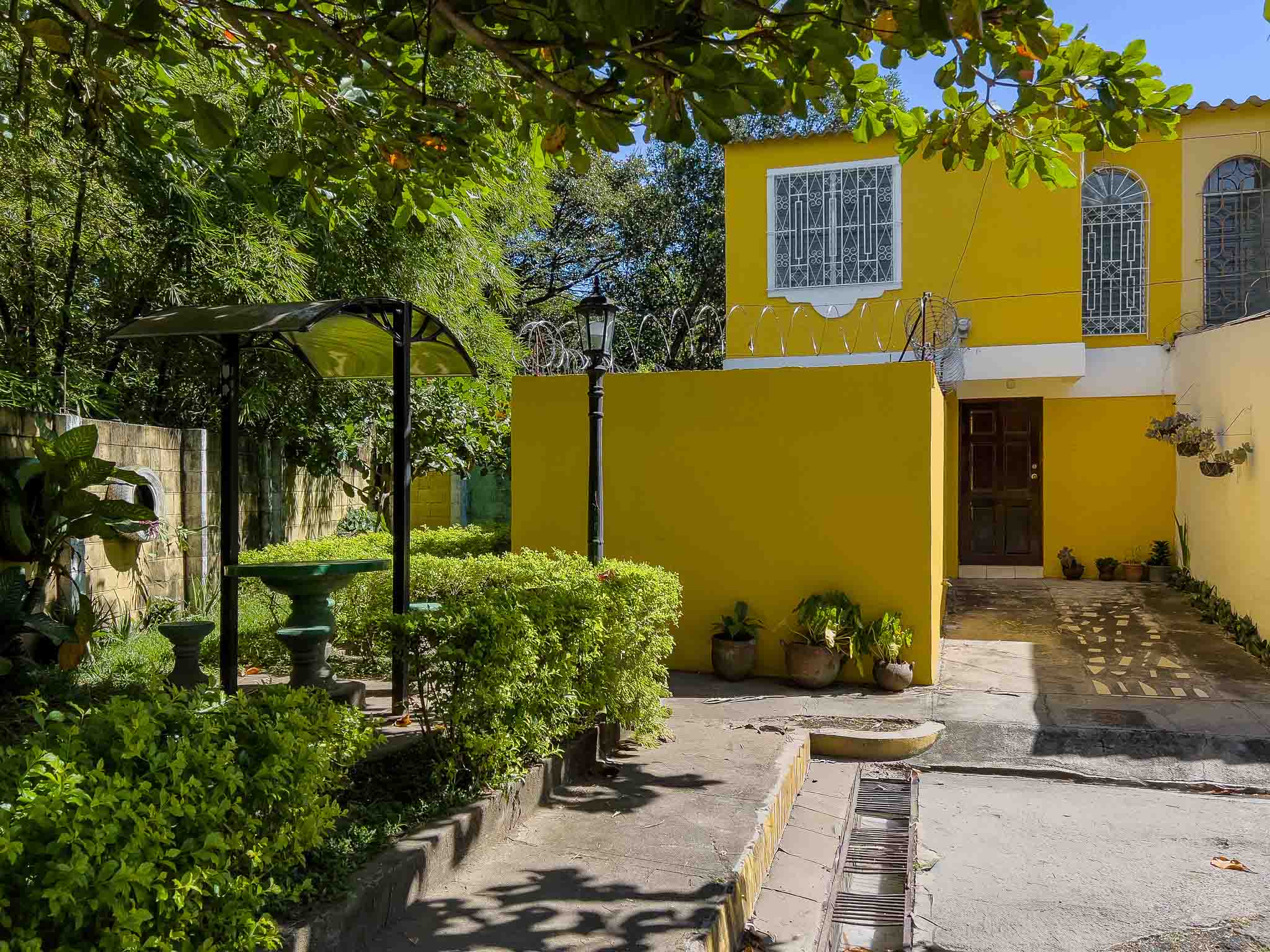 Fachada de casa en venta San Salvador
